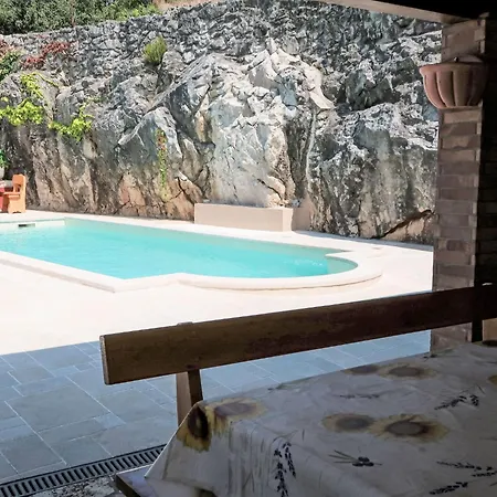 בית נופש Nika By Interhome *