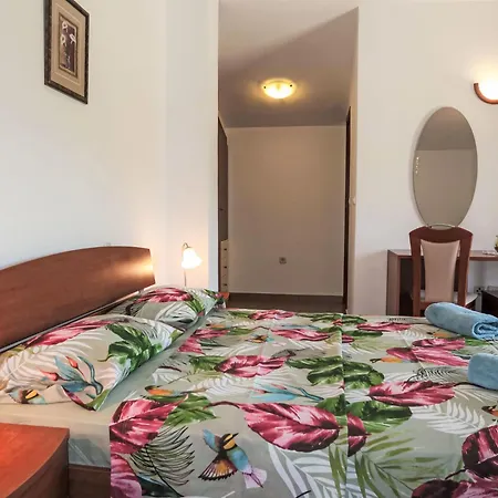 בית נופש Nika By Interhome