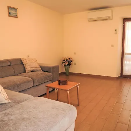בית נופש Nika By Interhome Kršan